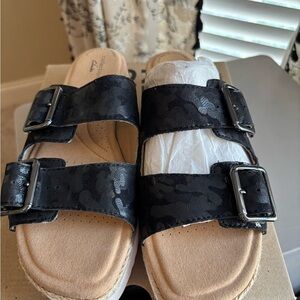 Clarks Ultimate Comfort Sandals